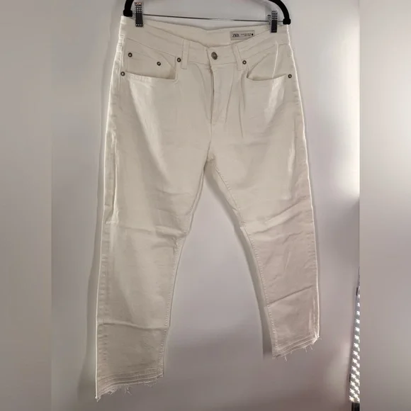 EUC Zara White Raw Hem Jeans - Picture 3 of 6